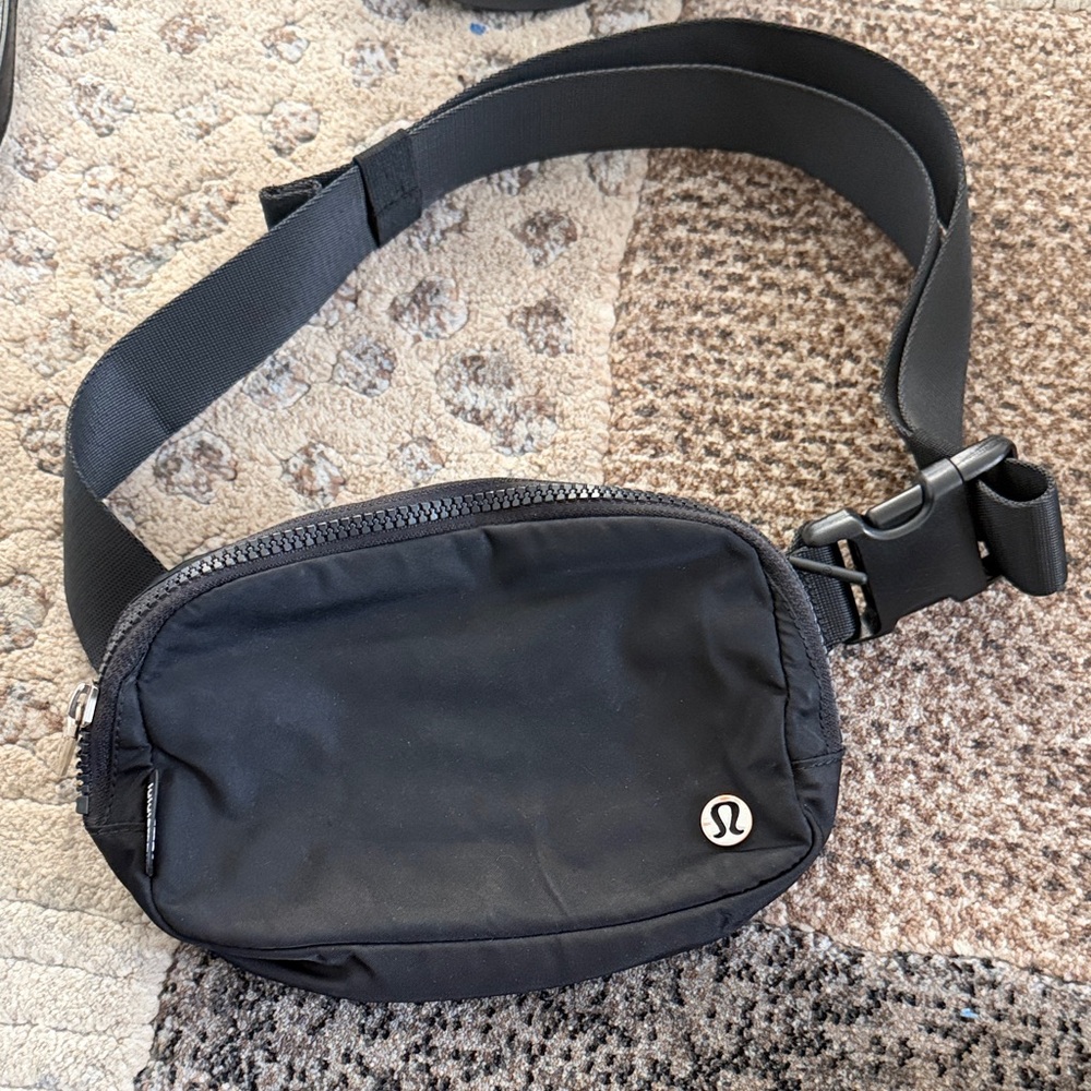 lululemon athletica Black Men’s Belt Bag with Silver Logo
